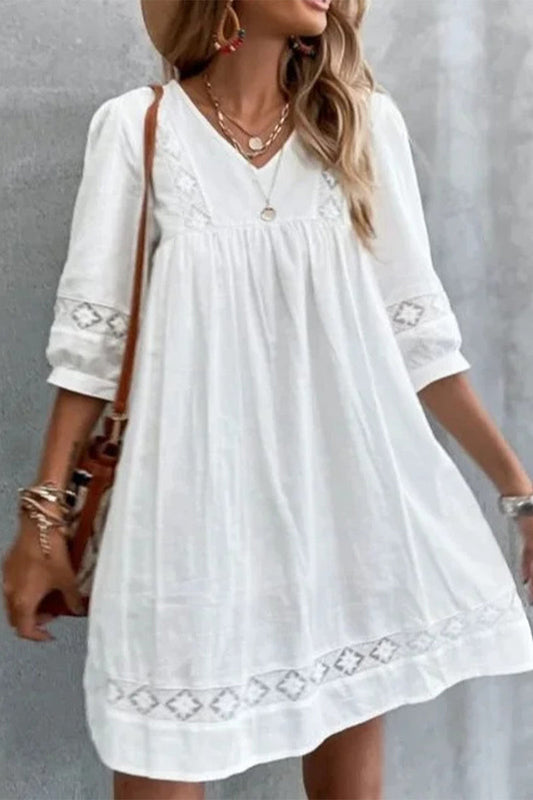Vestido playero informal sencillo de encaje liso con escote en V
