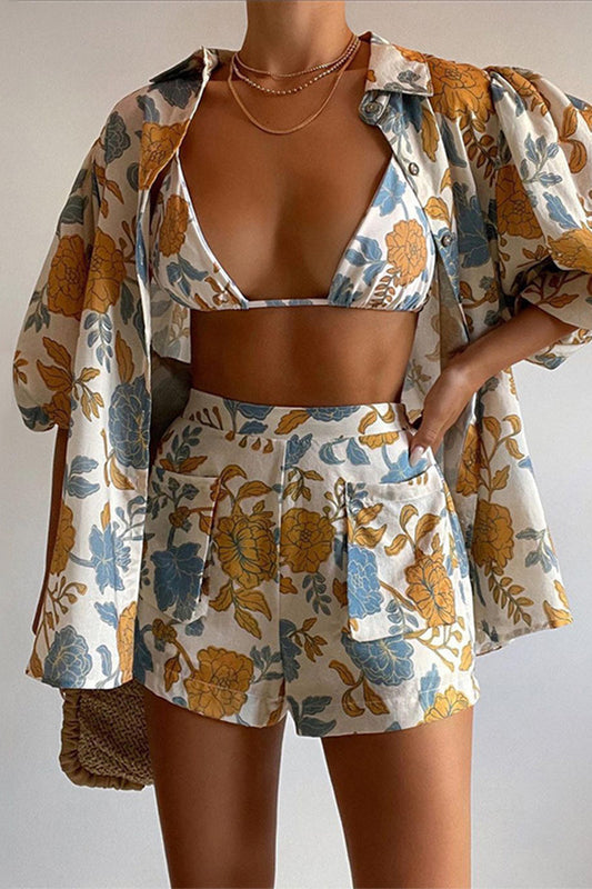Conjunto informal de tres piezas con cuello vuelto, manga corta y bolsillo floral