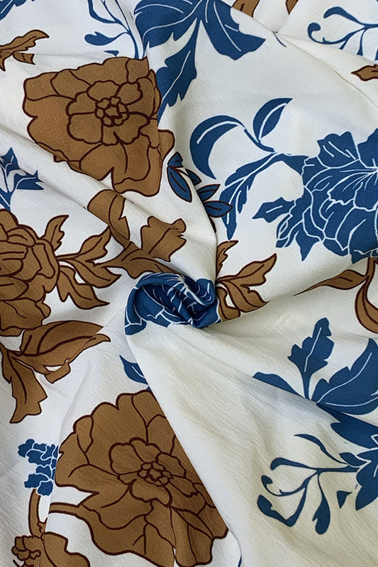 Conjunto informal de tres piezas con cuello vuelto, manga corta y bolsillo floral