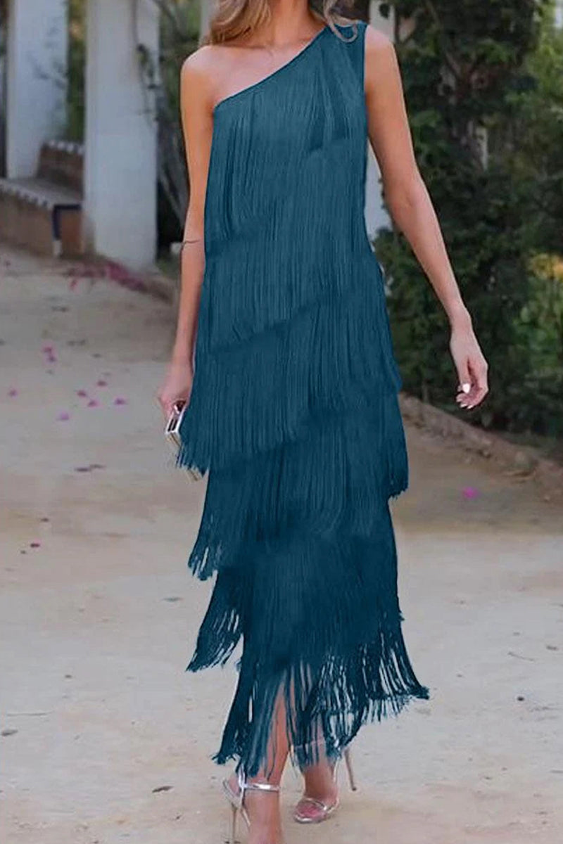Vestido sexy irregular con cuello oblicuo y borlas sólidas