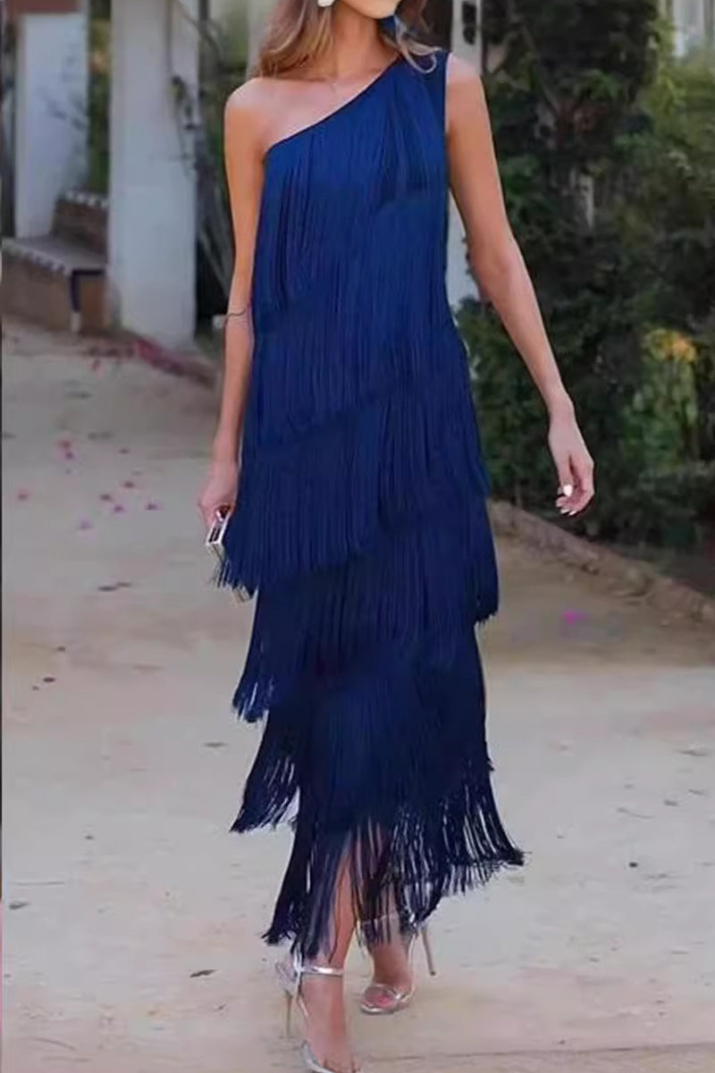 Vestido sexy irregular con cuello oblicuo y borlas sólidas