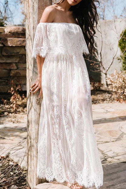 Elegante vestido de corte A con hombros descubiertos y encaje transparente