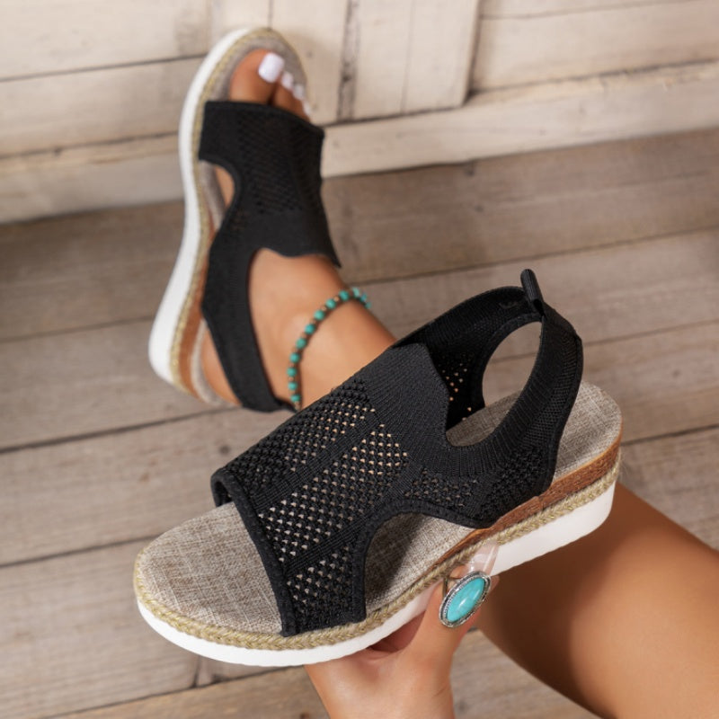 Zapatos de cuña informales con diseño de patchwork, ahuecados y con boca de pez en contraste (altura del tacón: 5,5 cm)
