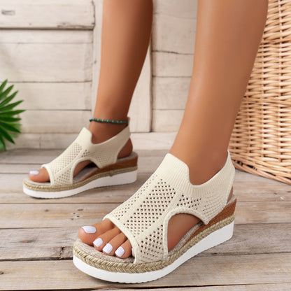 Zapatos de cuña informales con diseño de patchwork, ahuecados y con boca de pez en contraste (altura del tacón: 5,5 cm)