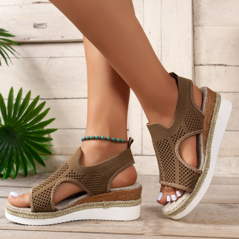 Zapatos de cuña informales con diseño de patchwork, ahuecados y con boca de pez en contraste (altura del tacón: 5,5 cm)