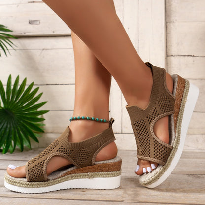 Zapatos de cuña informales con diseño de patchwork, ahuecados y con boca de pez en contraste (altura del tacón: 5,5 cm)