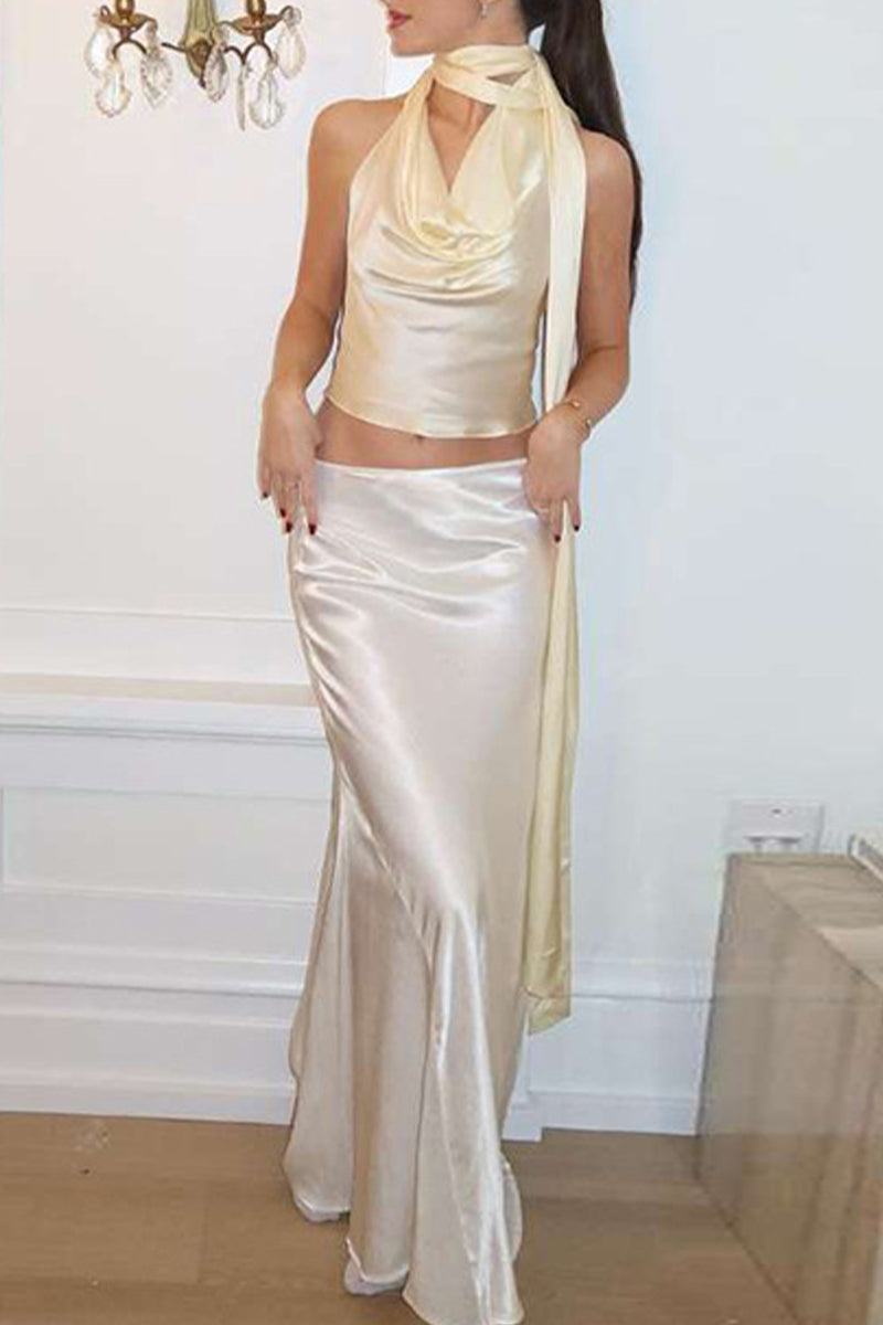 Elegante traje de baño de dos piezas liso sin espalda y sin mangas con cuello halter