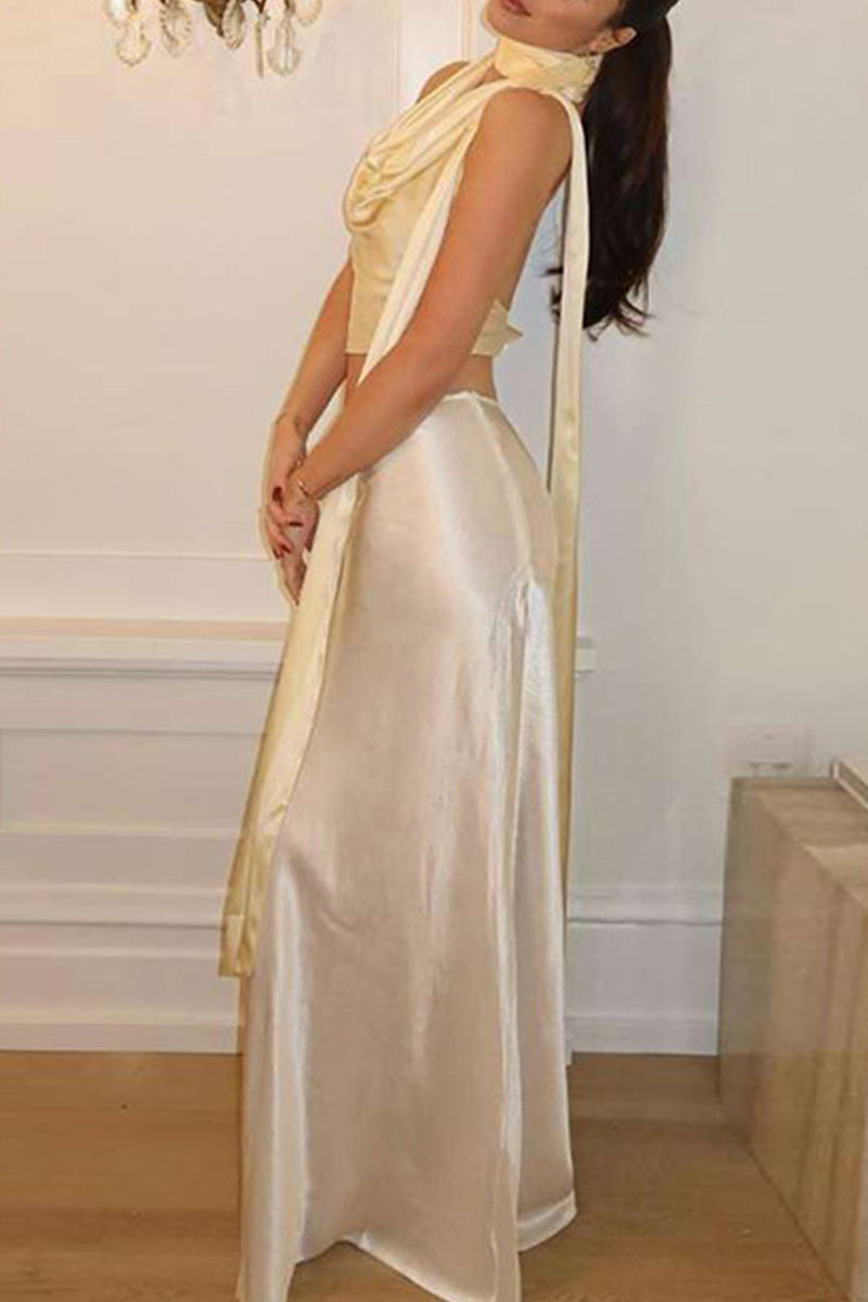 Elegante traje de baño de dos piezas liso sin espalda y sin mangas con cuello halter
