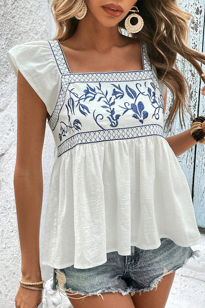 Blusa informal de vacaciones con cuello cuadrado, volante y frenillo bordado liso