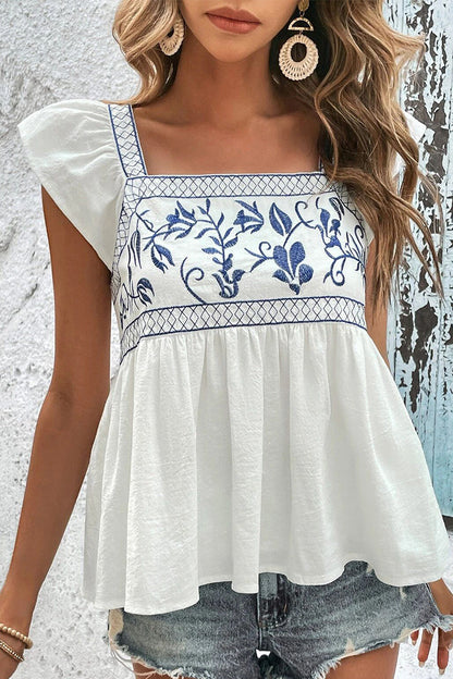 Blusa informal de vacaciones con cuello cuadrado, volante y frenillo bordado liso