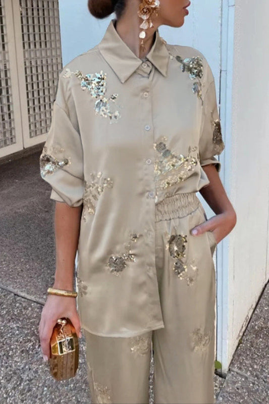 Conjunto de dos piezas informal con cuello vuelto, manga larga y estampado de flores y lentejuelas