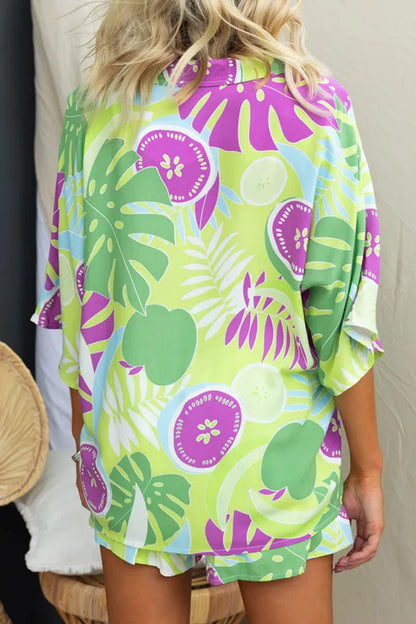 Conjunto de dos piezas informal de vacaciones con estampado geométrico, botones, cuello vuelto en contraste, media manga