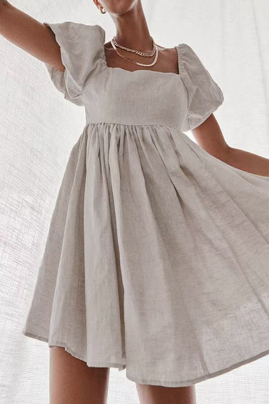 Vestido informal sencillo de manga corta estilo princesa con cuello cuadrado y parches lisos