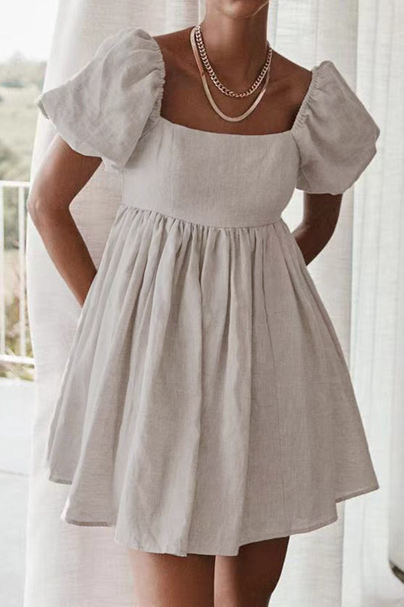 Vestido informal sencillo de manga corta estilo princesa con cuello cuadrado y parches lisos