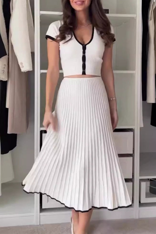 Celebridades Elegante Conjunto de Dos Piezas con Hebilla Sólida, Pliegues en Contraste, Cuello en V y Manga Corta