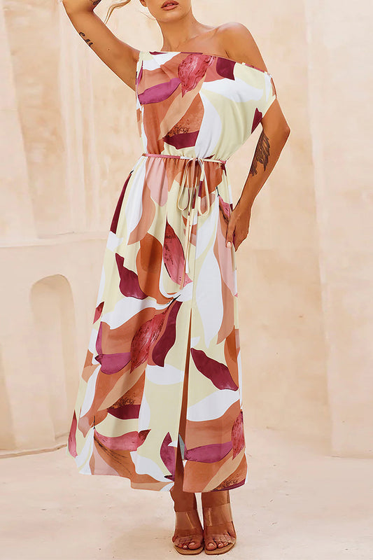 Elegante vestido estampado floral con cuello oblicuo y abertura con cordón