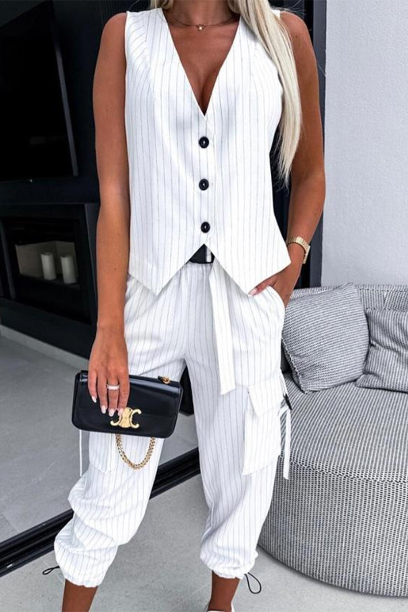 Conjunto informal de dos piezas con cuello en V, sin mangas, con bolsillos y cordón a rayas estilo británico