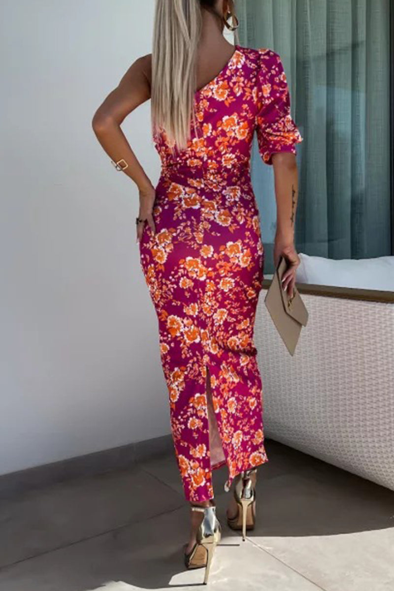 Elegante vestido vintage con falda de un solo paso y cuello oblicuo con contraste floral