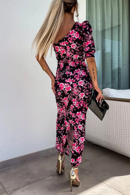 Elegante vestido vintage con falda de un solo paso y cuello oblicuo con contraste floral