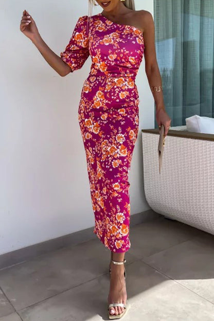 Elegante vestido vintage con falda de un solo paso y cuello oblicuo con contraste floral