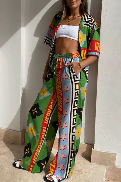 Conjunto de dos piezas informal de manga corta con cuello vuelto y cordón con estampado animal vintage