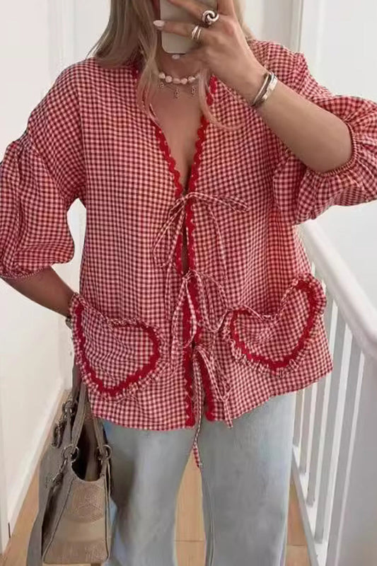 Blusa con cuello en V en contraste y frenillo en forma de corazón a cuadros dulces