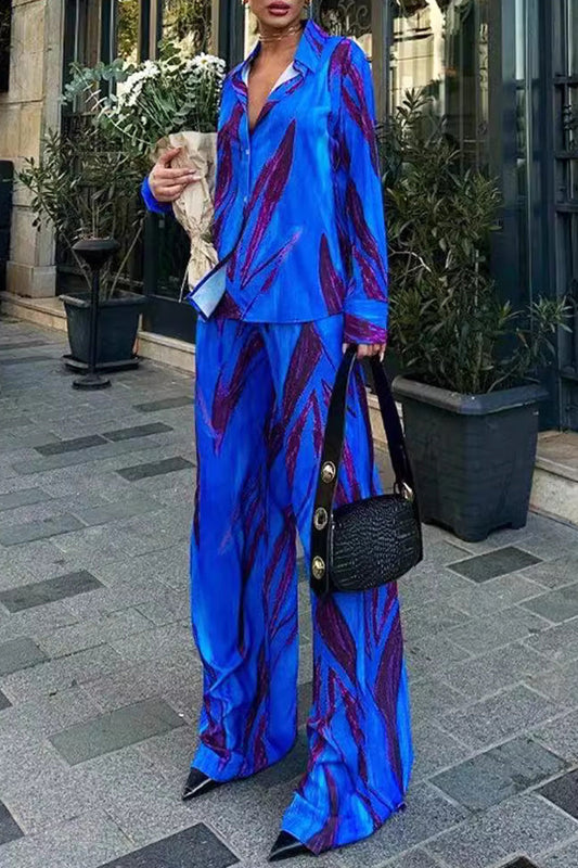 Conjunto de dos piezas con cuello vuelto, manga larga y estampado de rayas informales en contraste