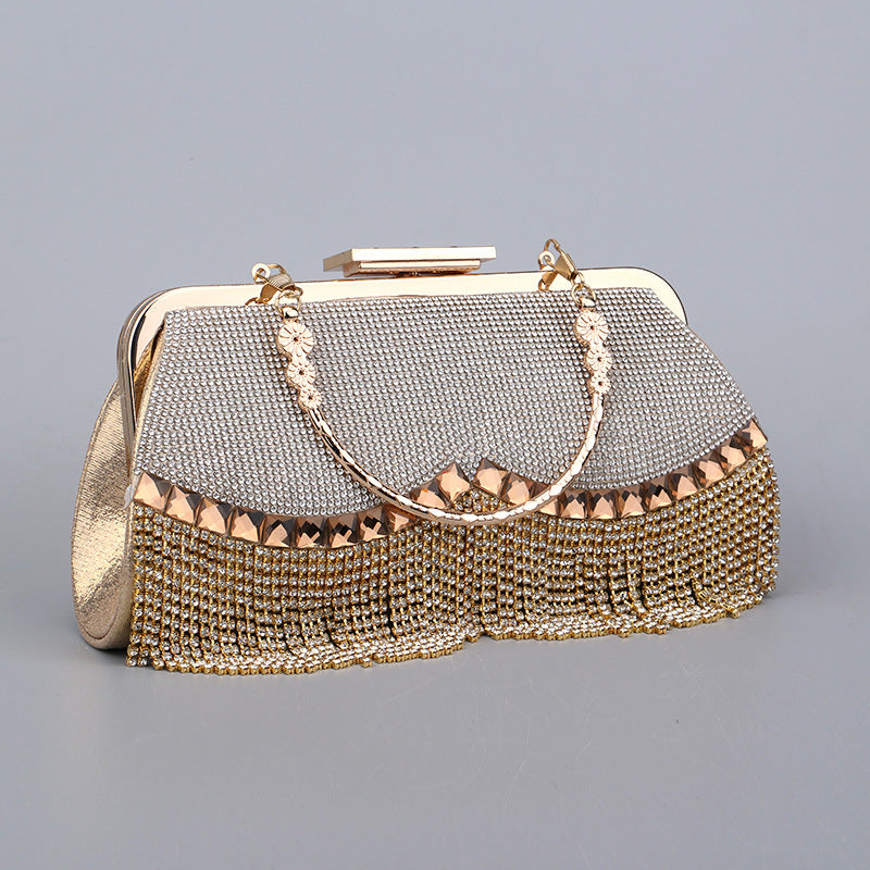 Bolsos de patchwork con borlas de calle