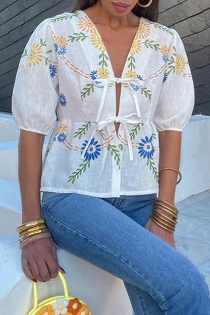 Blusas casuales sin posicionamiento con estampado de flores y cuello en V con frenillo