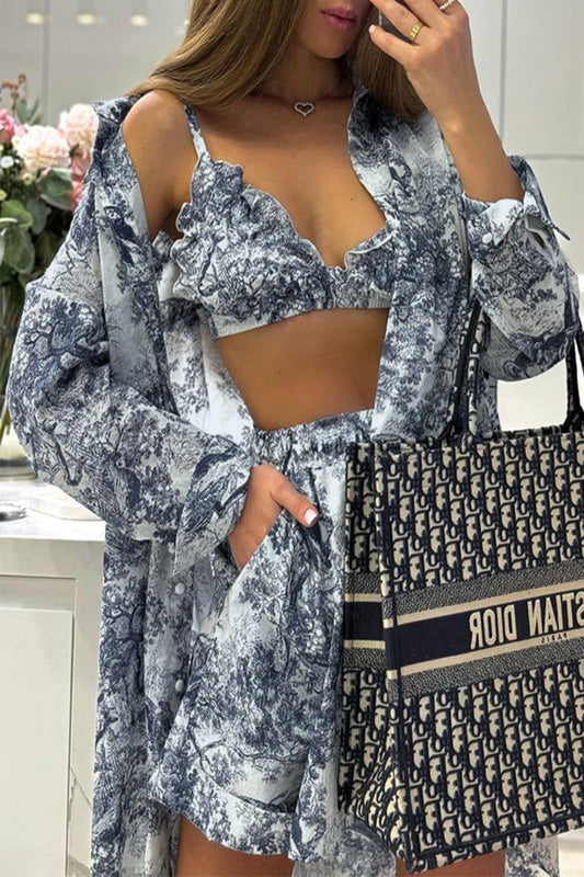 Conjunto de tres piezas con estampado animal, bolsillos, botones, cuello vuelto, manga larga