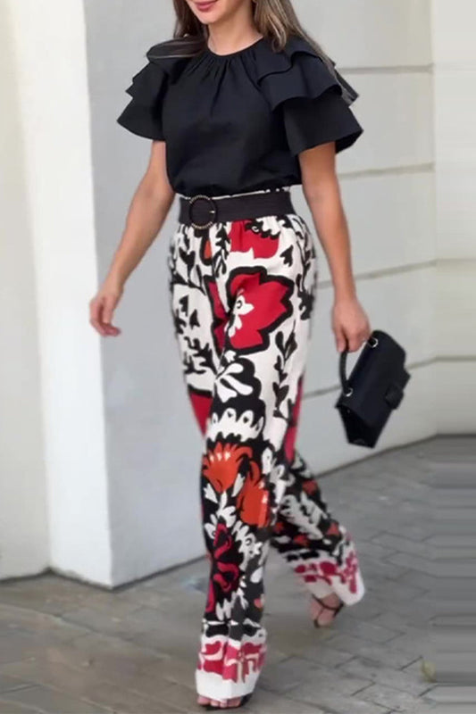 Conjunto informal de dos piezas con estampado floral, bolsillo, volantes y cuello redondo, sin cinturón