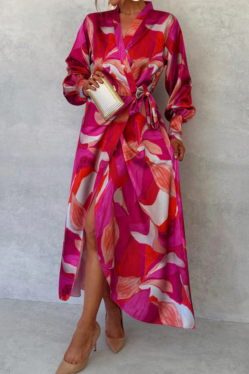 Vestidos de celebridades sexys con estampado floral, encaje y cuello en V, corte A