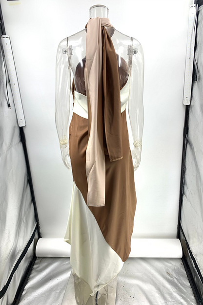 Vestidos casuales con cuello halter, contraste irregular y patchwork con bloques de color