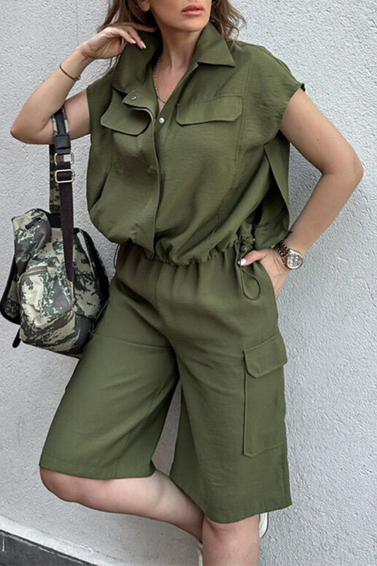 Conjunto informal de dos piezas con cuello vuelto, manga corta, cordón ajustable, bolsillos, botones y color liso para calle
