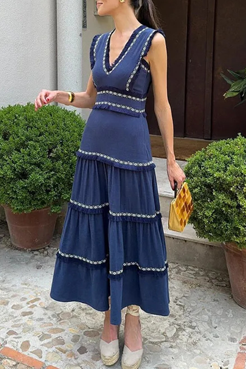 Elegante vestido de color liso con flecos y cuello en V sin mangas