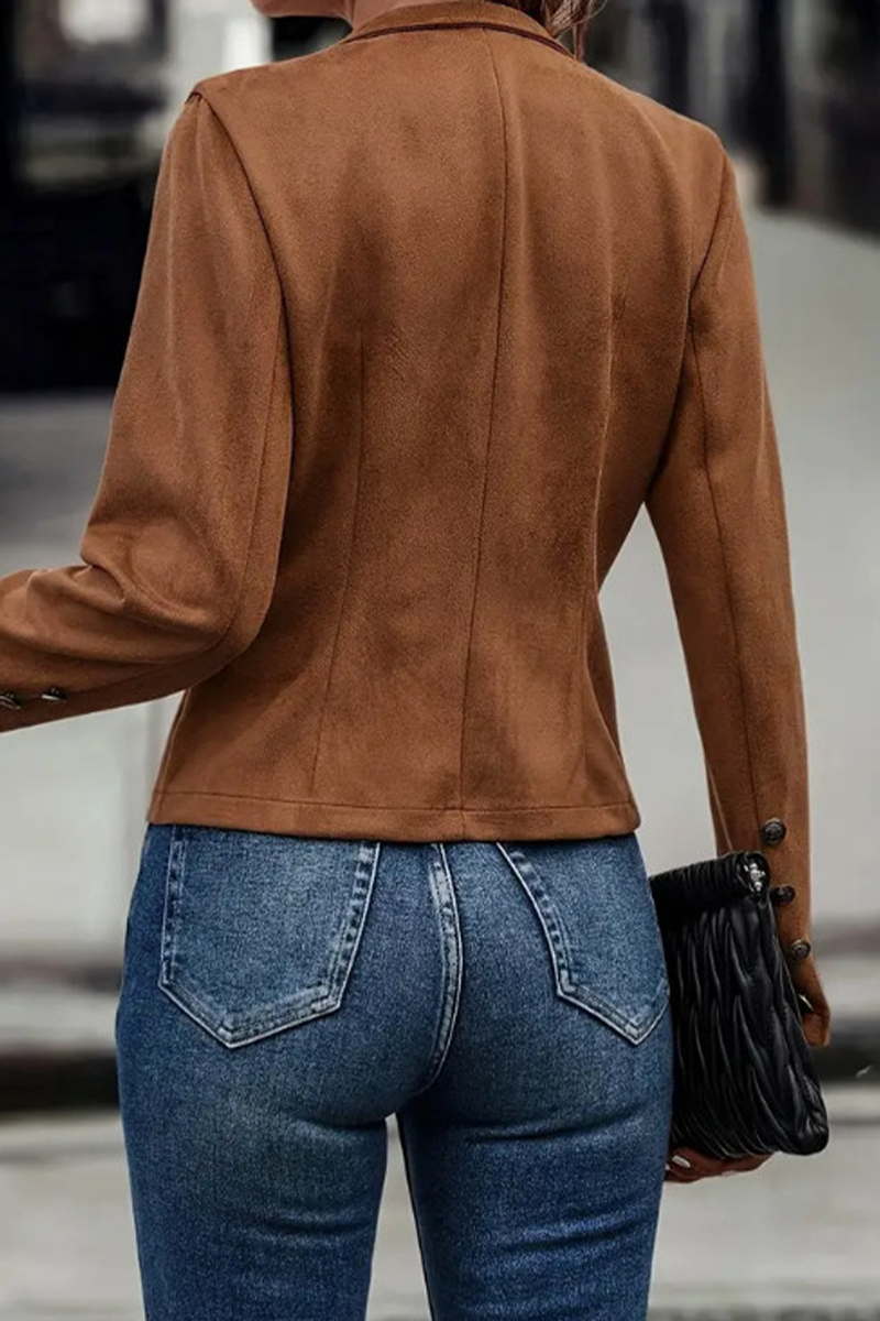 Prenda exterior informal de calle con botones de color liso y patchwork, cuello alto medio