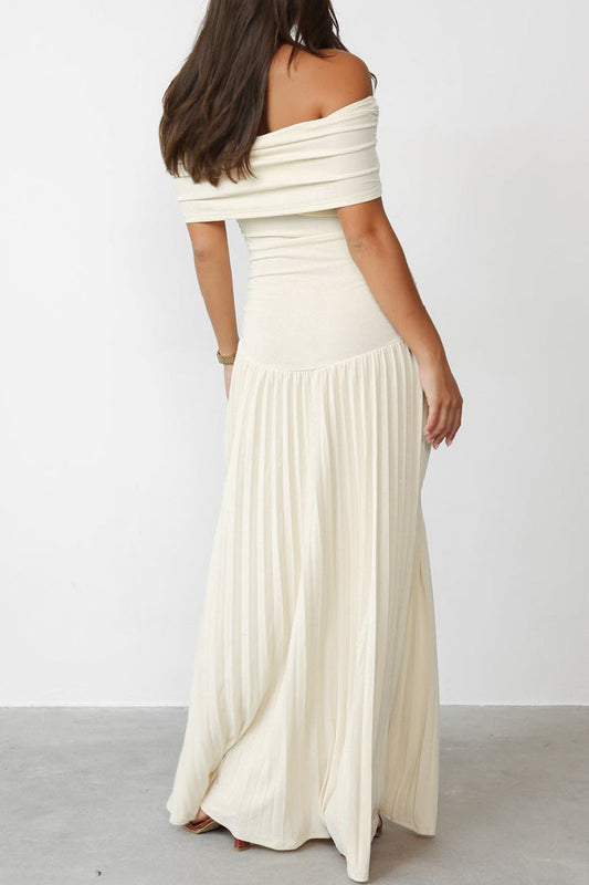 Vestidos casuales plisados con hombros descubiertos y fruncidos de color sólido