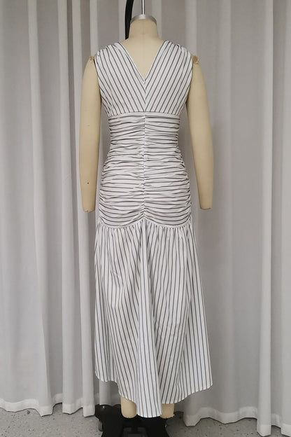 Vestidos casuales con falda y escote en V fruncido con cordones y estampado de rayas