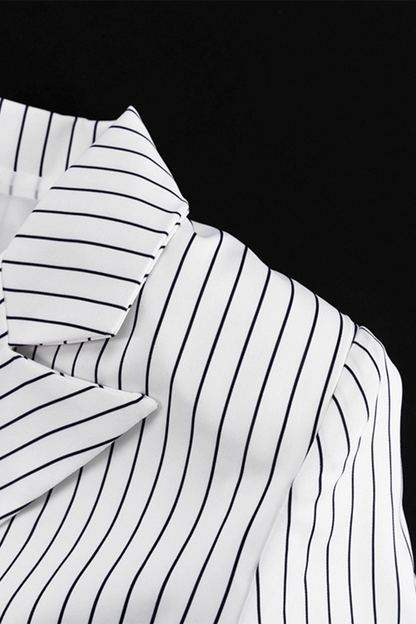 Conjunto de dos piezas de manga larga con cuello vuelto, abertura y botones con estampado de rayas elegante de calle