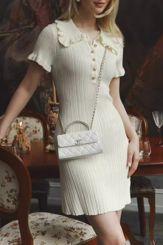 Vestidos casuales de corte A con cuello vuelto, hebilla y volantes en color liso