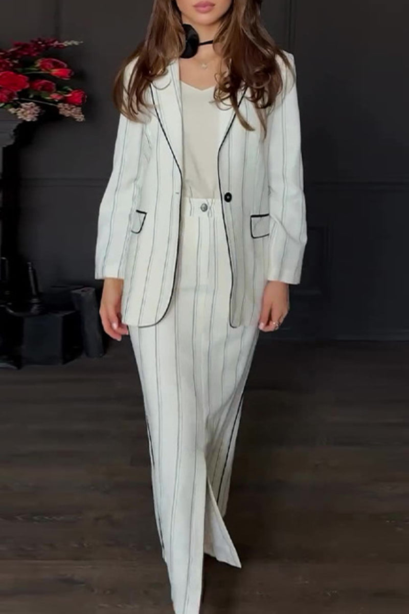 Elegante conjunto de dos piezas con estampado de rayas, botones, abertura, cuello vuelto, manga larga