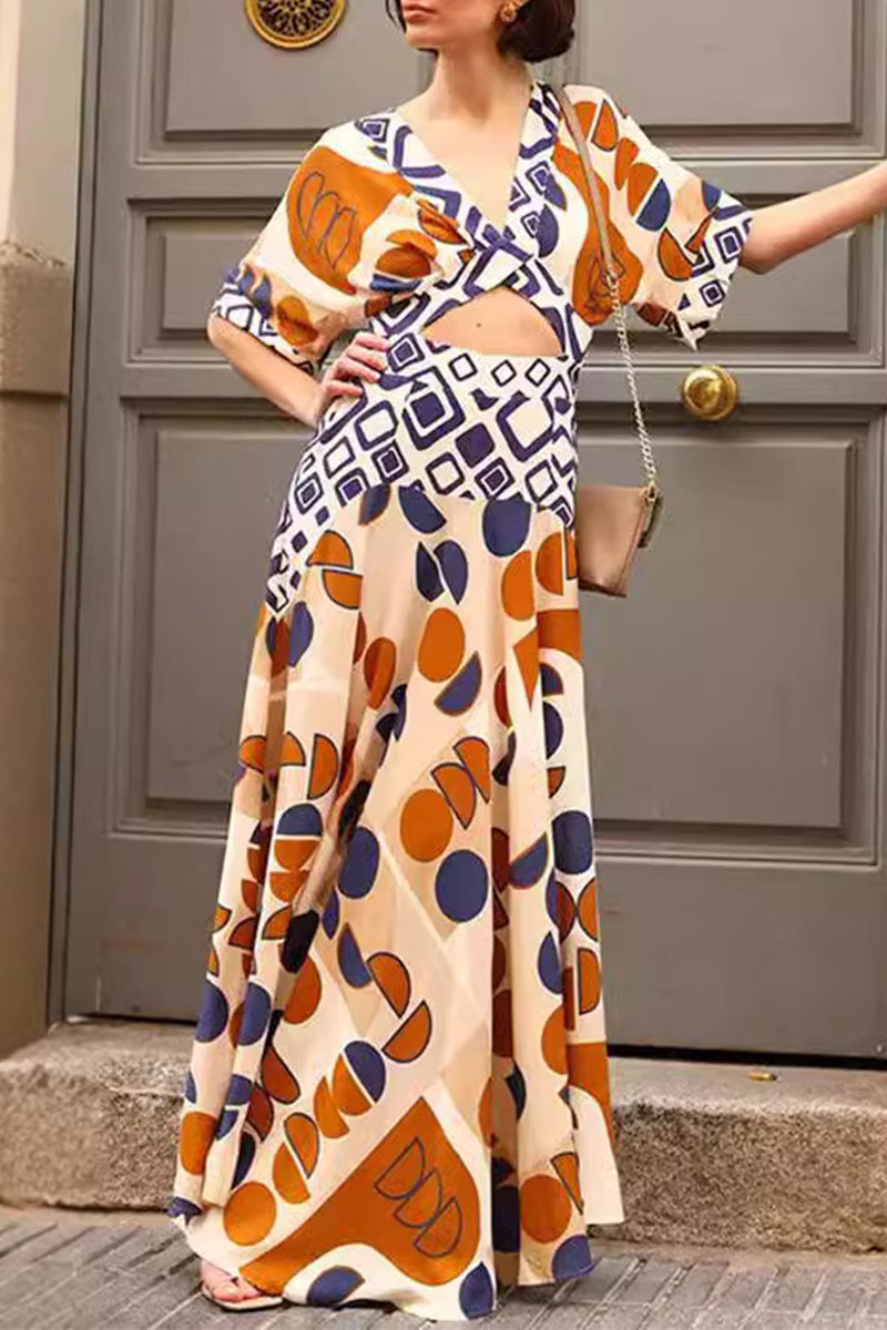Elegante vestido de manga corta con escote en V y estampado geométrico calado