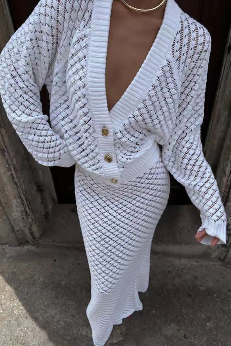 Conjunto de dos piezas elegante de color liso con botones calados, escote en V y manga larga