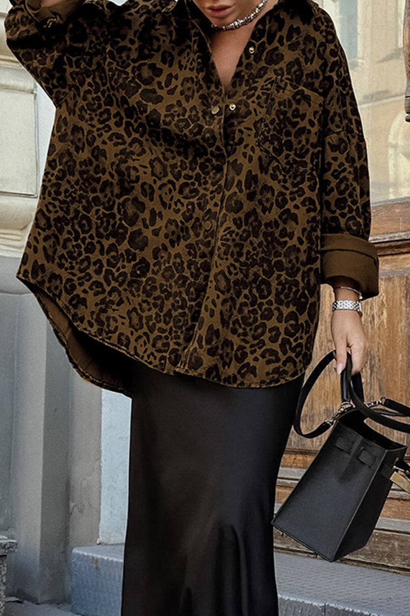 Blusas casuales con cuello vuelto, botones y estampado de leopardo