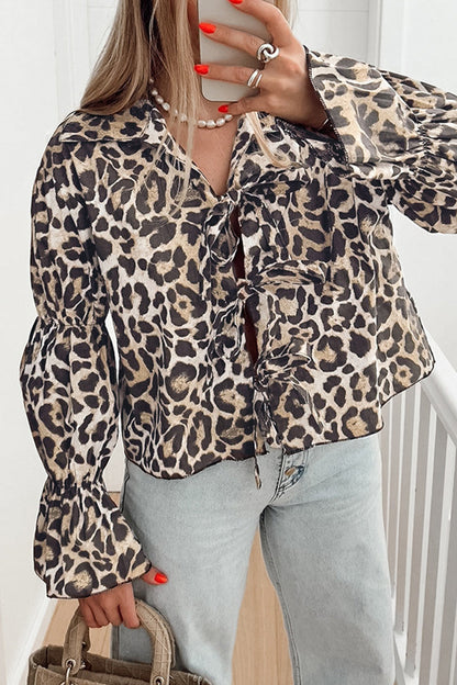Blusas casuales con cuello vuelto, cordones y estampado de leopardo