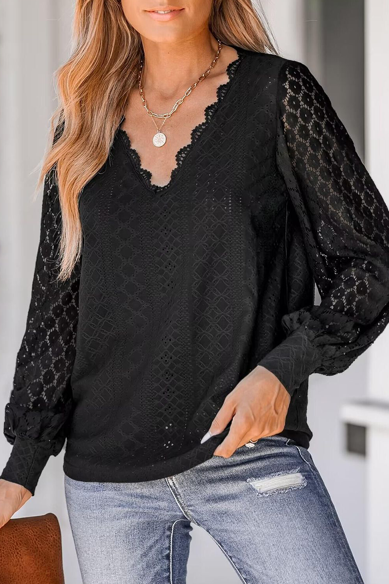 Blusas casuales de calle con cuello en V y encaje de color liso