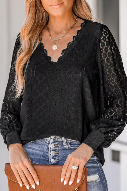 Blusas casuales de calle con cuello en V y encaje de color liso