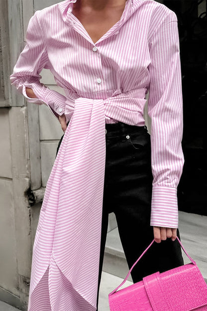 Blusa informal de cuello vuelto con botones y cordones con estampado de rayas urbanas