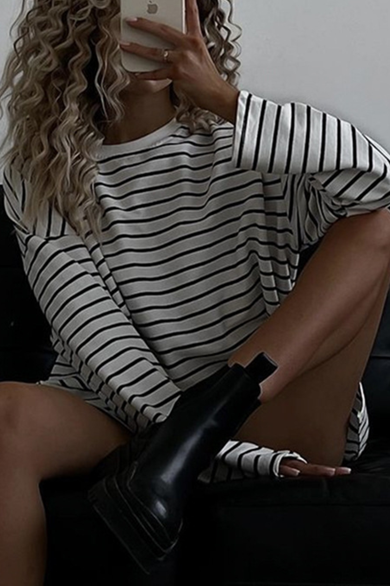 Tops casuales de cuello redondo con abertura y estampado de rayas para uso diario