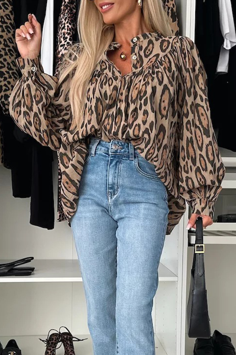 Blusas casuales con cuello redondo fruncido y botones de leopardo